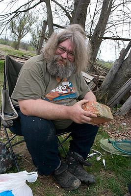 Слава Юдаков и кирпич